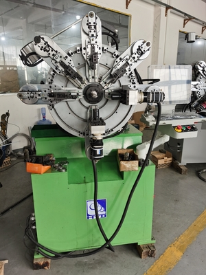 다기능 CNC 0.3 - 2.5 밀리미터는 서보 모터와 봄 성형기를 형성하여 전보를 칩니다